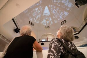 IFS faz instalação de rede de internet e de projetores do Museu Judaico